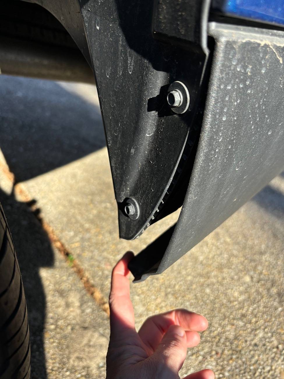 Ford Maverick Rear bumper - Is it broken? Can it be fixed? IMG_1955