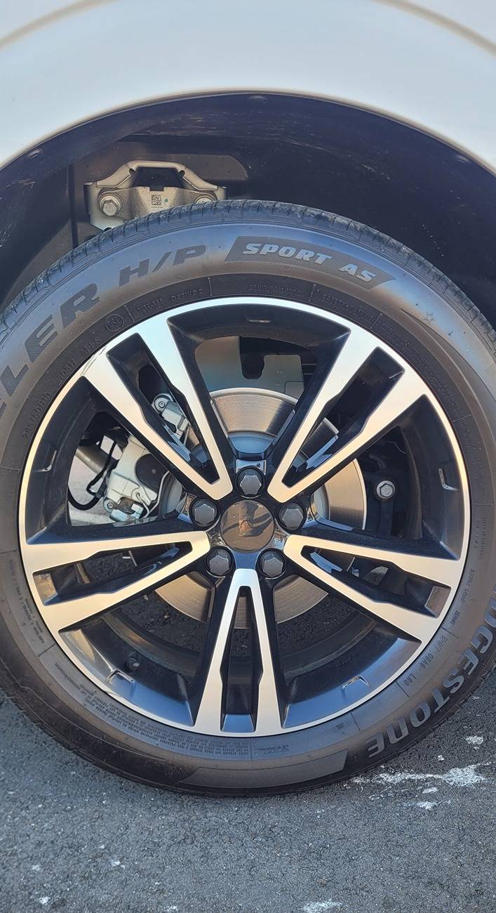 Ford Maverick 19" Volvo wheels 750 obo 20241108_142526