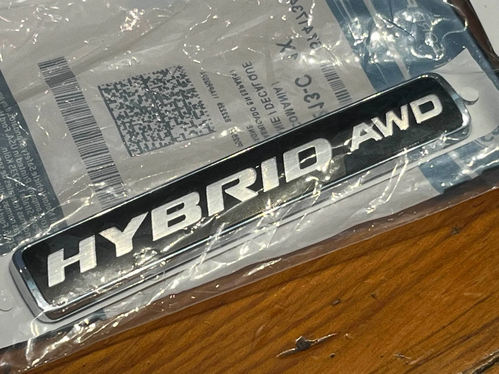 Ford Maverick 2025 Hybrid AWD tailgate emblem. Hybrid AWD_LJ6Z-8213-C