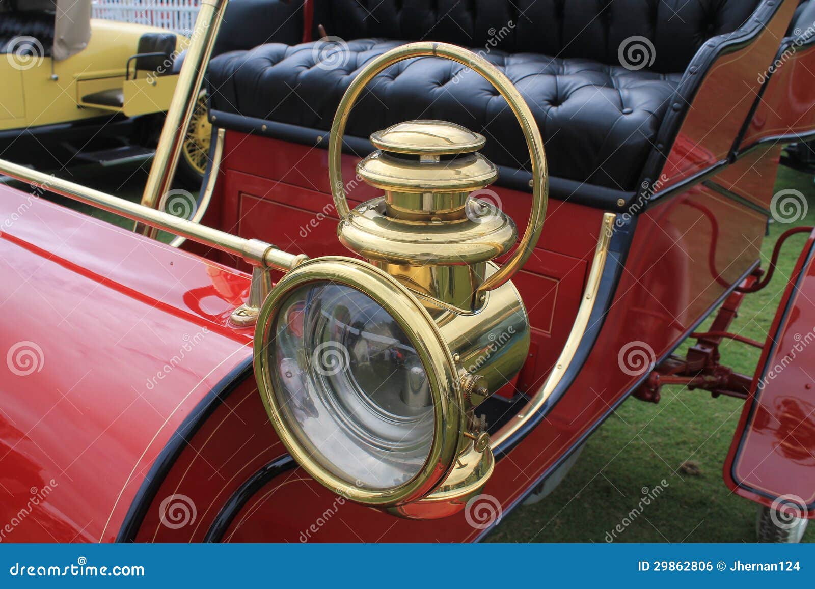 Ford Maverick Headlamp headlight replacement ic-car-vintage-headlamp-cadillac-close-up-29862806