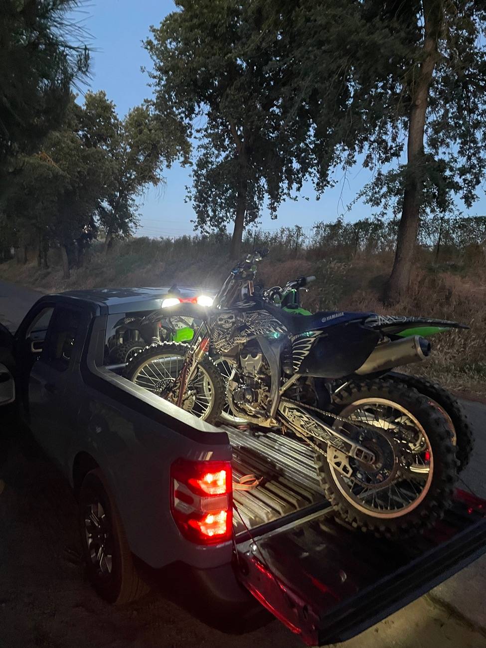 Ford Maverick Fitting 2 dirtbikes in the bed IMG_7683