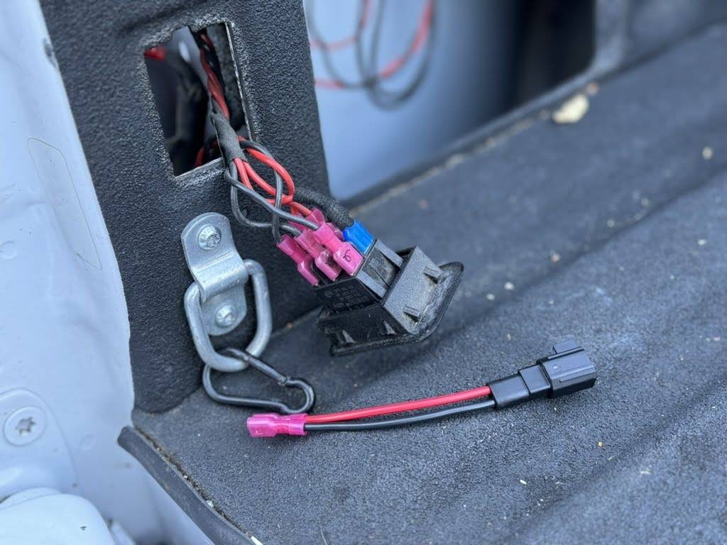 Ford Maverick How To - Adding Aux Power Input for Flexbed (w/ Photos) 92980792-C431-45AD-9A28-9080A5021A67_1_105_c