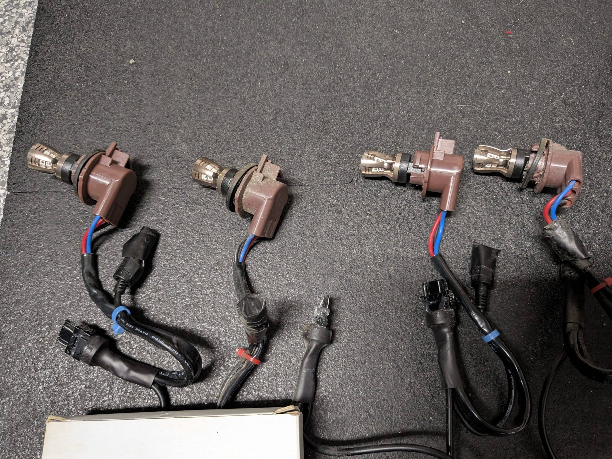 Ford Maverick GTR Lighting Armor Series Red Led Bulbs w/ Resistor and Adapter WhatsApp Image 2024-12-08 at 21.36.42 (4)