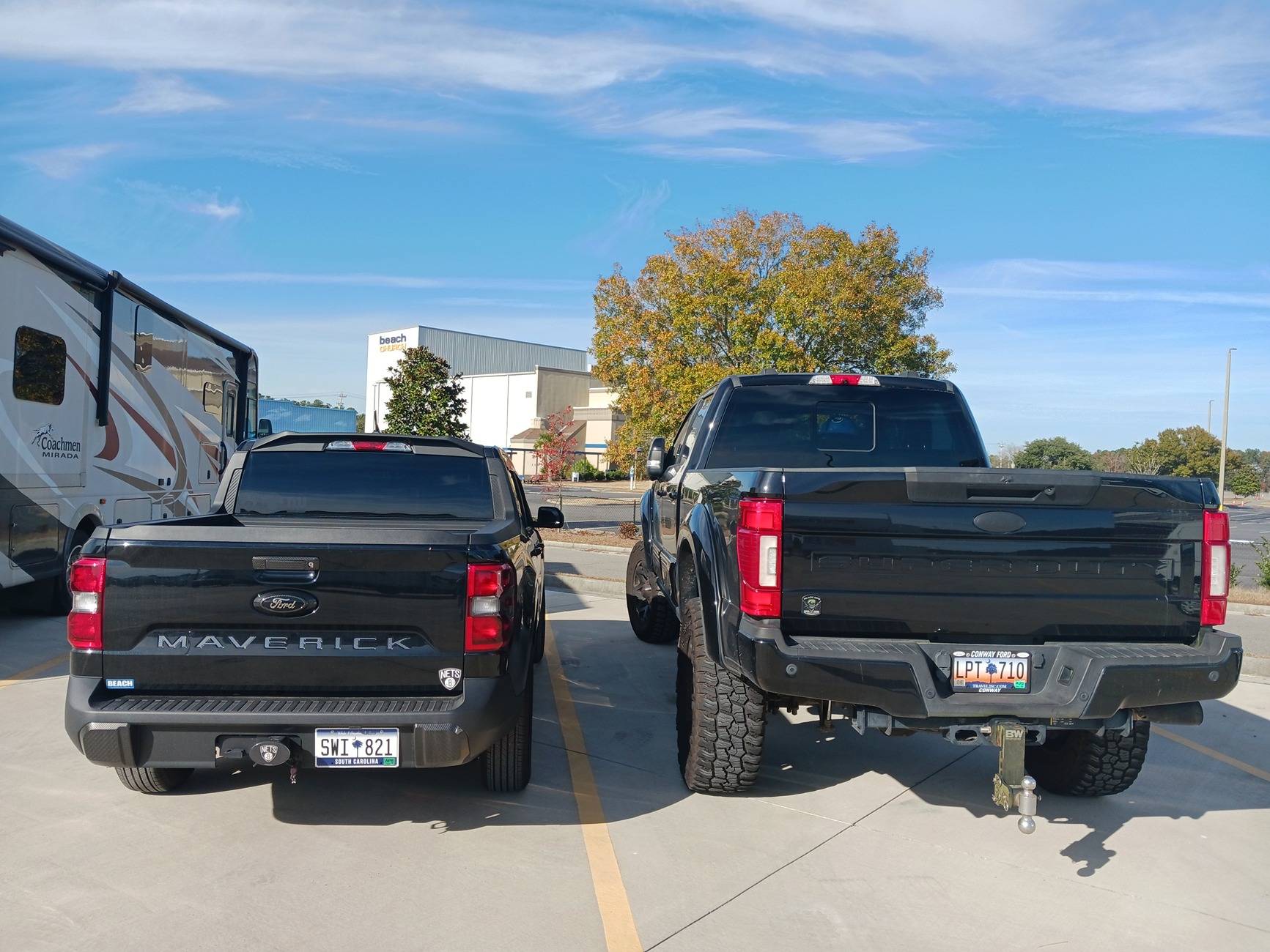Ford Maverick Post your Maverick next to ridiculously large trucks - photos thread 20241213_135723