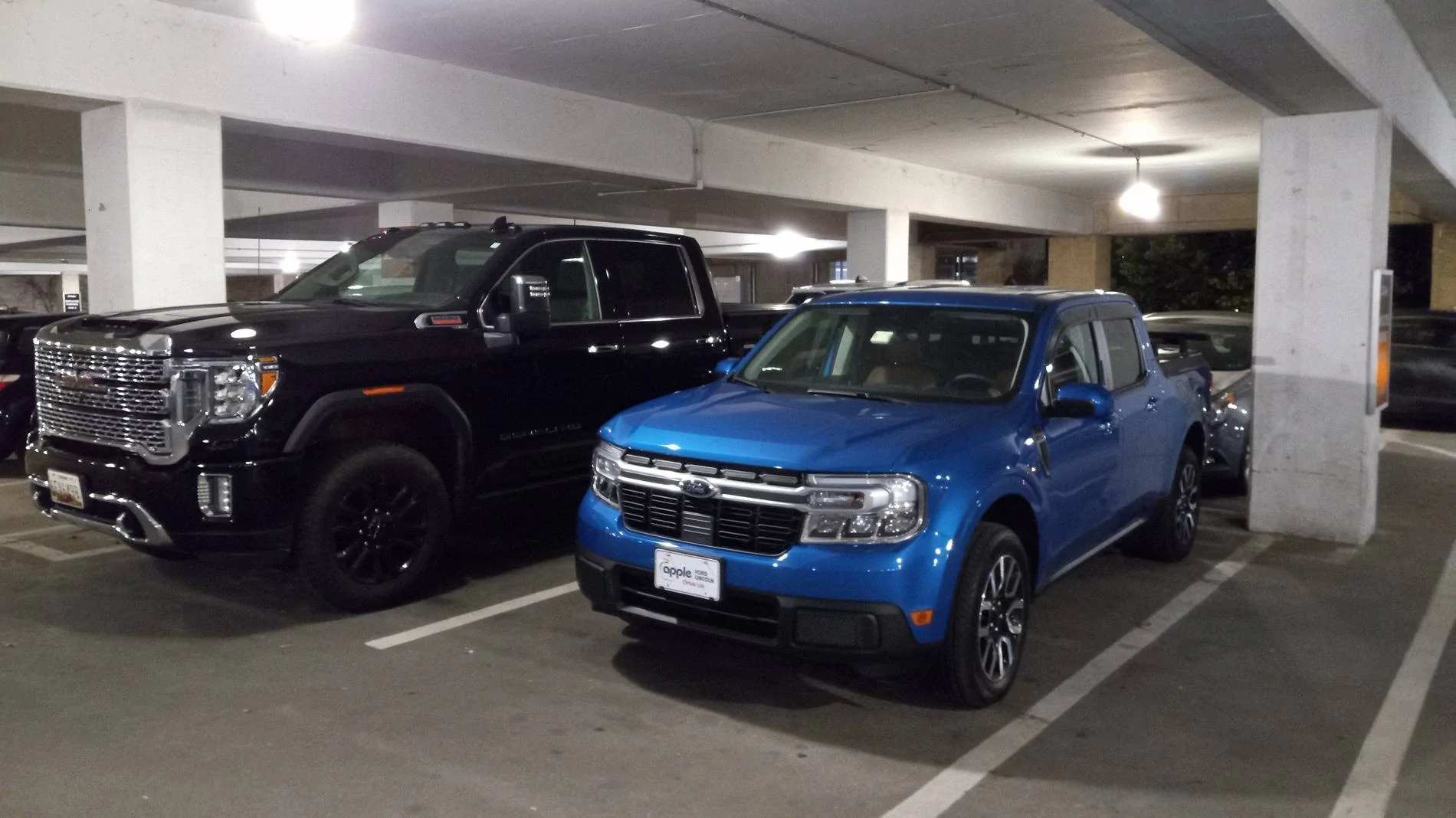 Ford Maverick Post your Maverick next to ridiculously large trucks - photos thread 20220219_195552