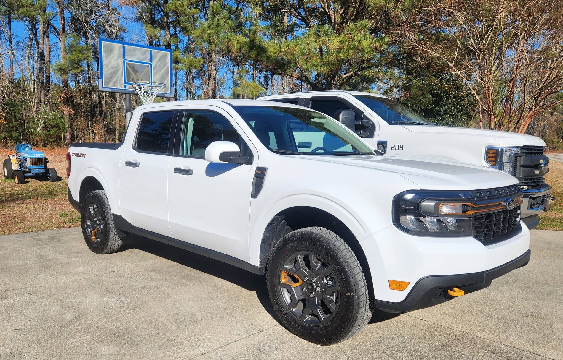 Ford Maverick Post your Maverick next to ridiculously large trucks - photos thread 20231231_130029