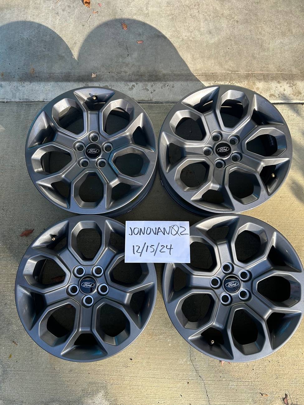 Ford Maverick XLT Wheels with TPMS sensors IMG_8906