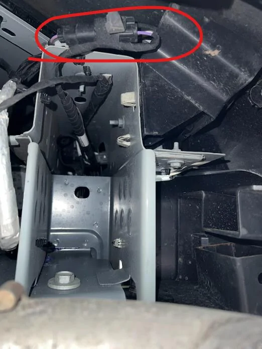 Ford Maverick 4-Pin or 7-Pin Connector for 12V Power 1734626978169-ou