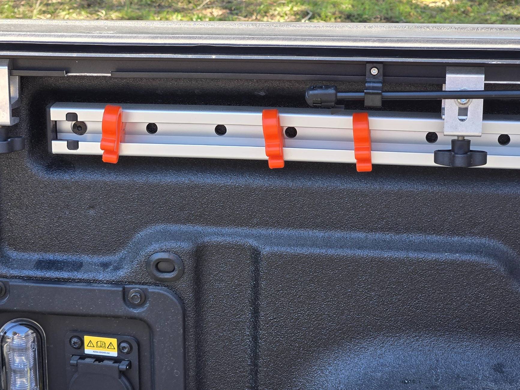 Ford Maverick Using In-Bed Rail with Rough Country Hard Trifold Flip up Cover? 20241221_122015