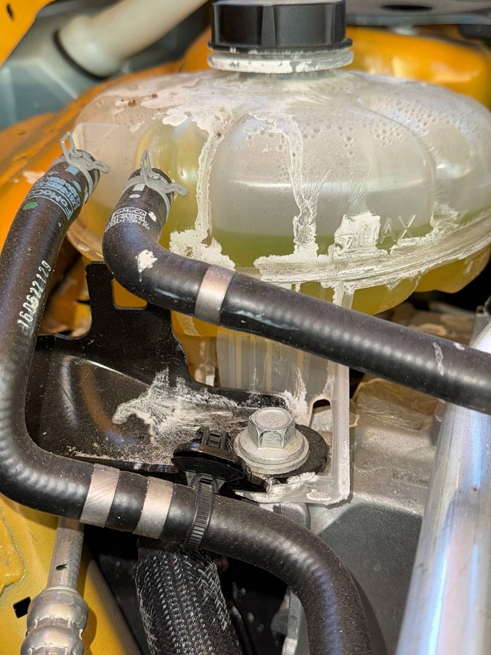 Ford Maverick 2022 Lariat AWD - Coolant reservoir issue😱 IMG_0400