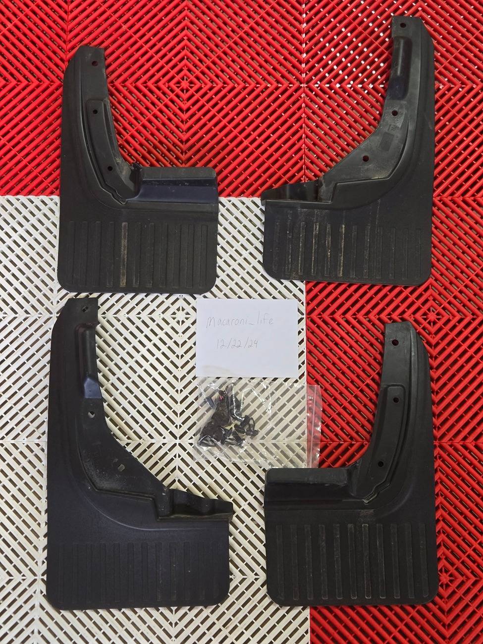 Ford Maverick FS: Mabett mud flaps 2024-12-22 12.15.17