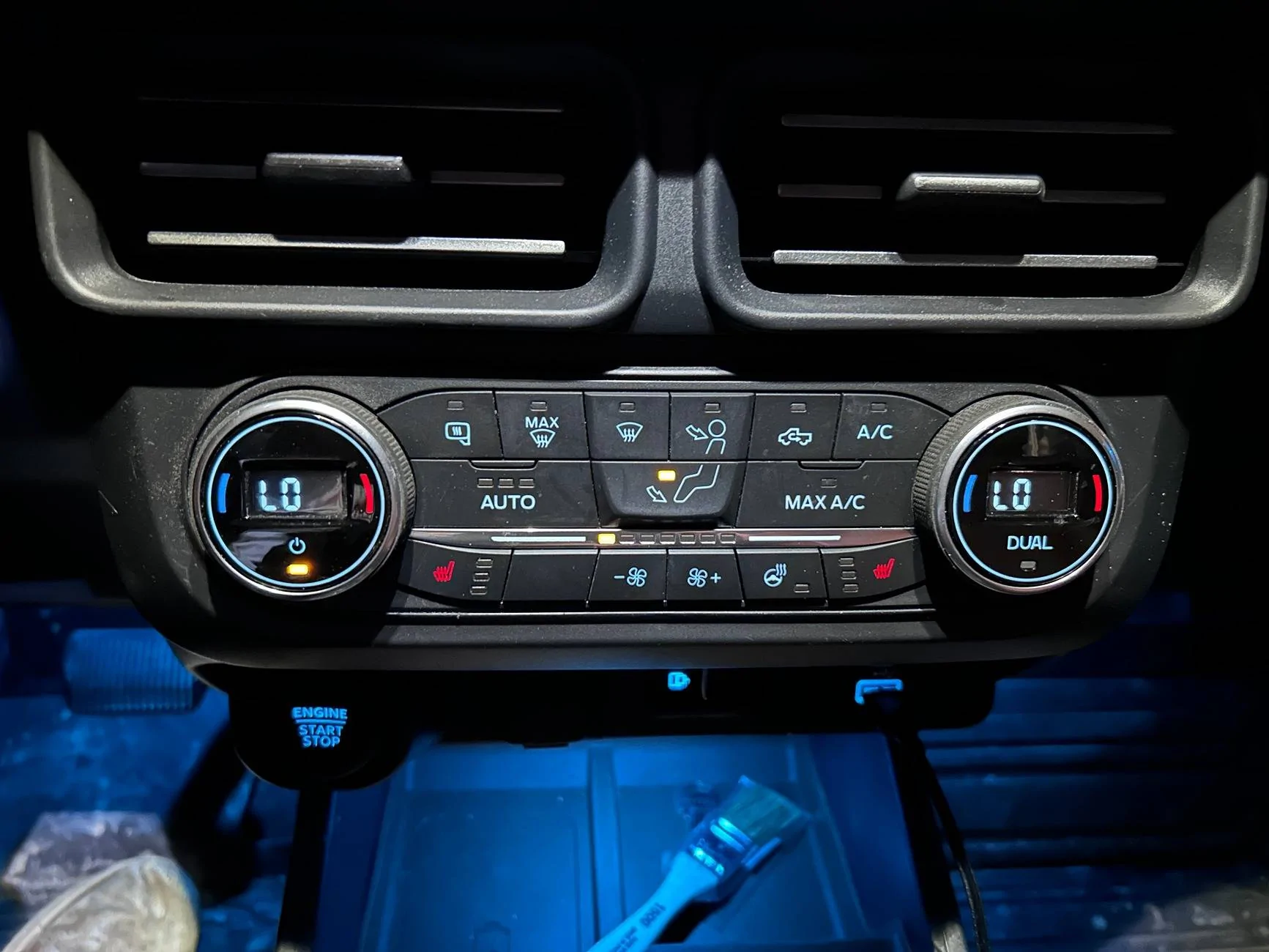 Ford Maverick Escape HVAC Control Panel Swap for Lariats IMG_9888
