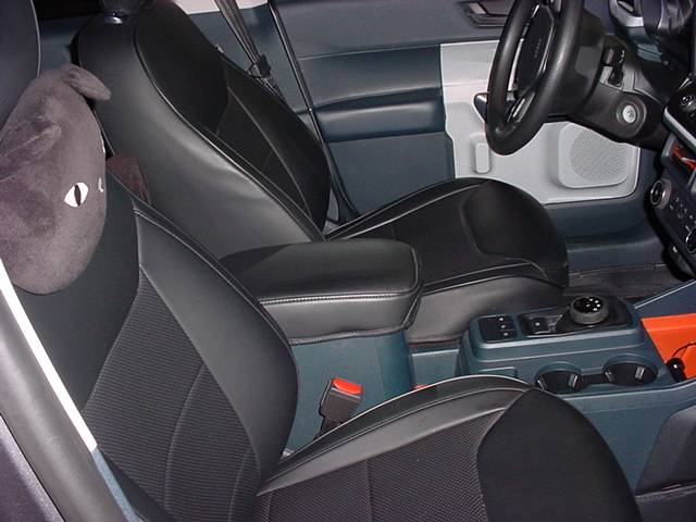 Ford Maverick front seat covers DSC08075.JPG