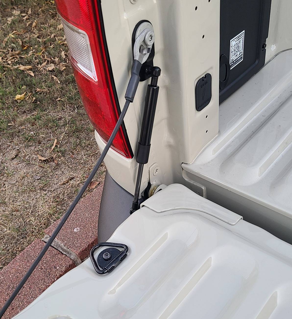 Ford Maverick Tailgate tie down anchors / hooks that work with Tailgate Assist strut -- installed pics 20241230_164910