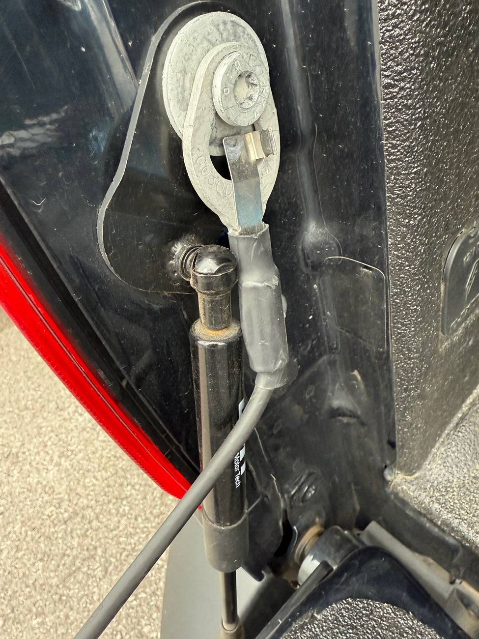 Ford Maverick Tailgate assist issue IMG_1119