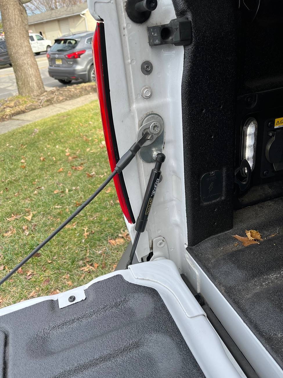 Ford Maverick Tailgate assist issue IMG_4627