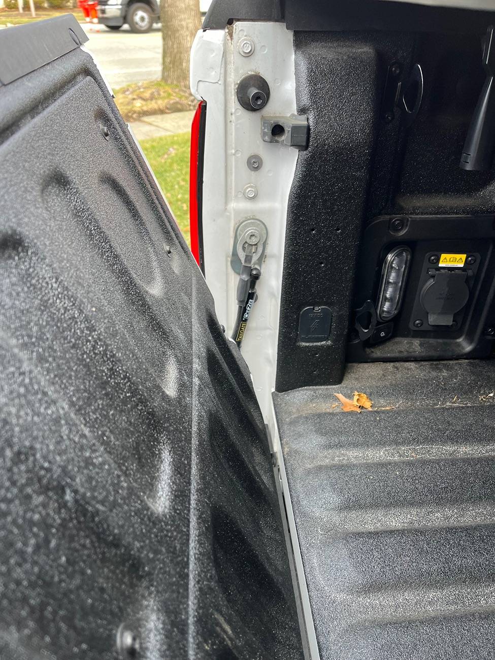 Ford Maverick Tailgate assist issue IMG_4628