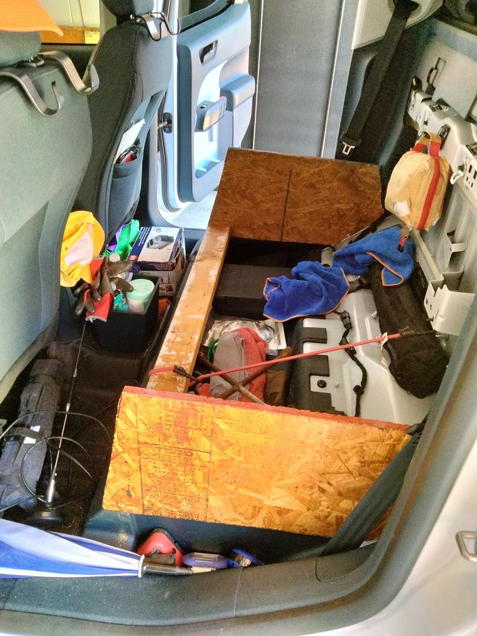 Ford Maverick Hate area behind rear seat hybrd IMG20230329122911