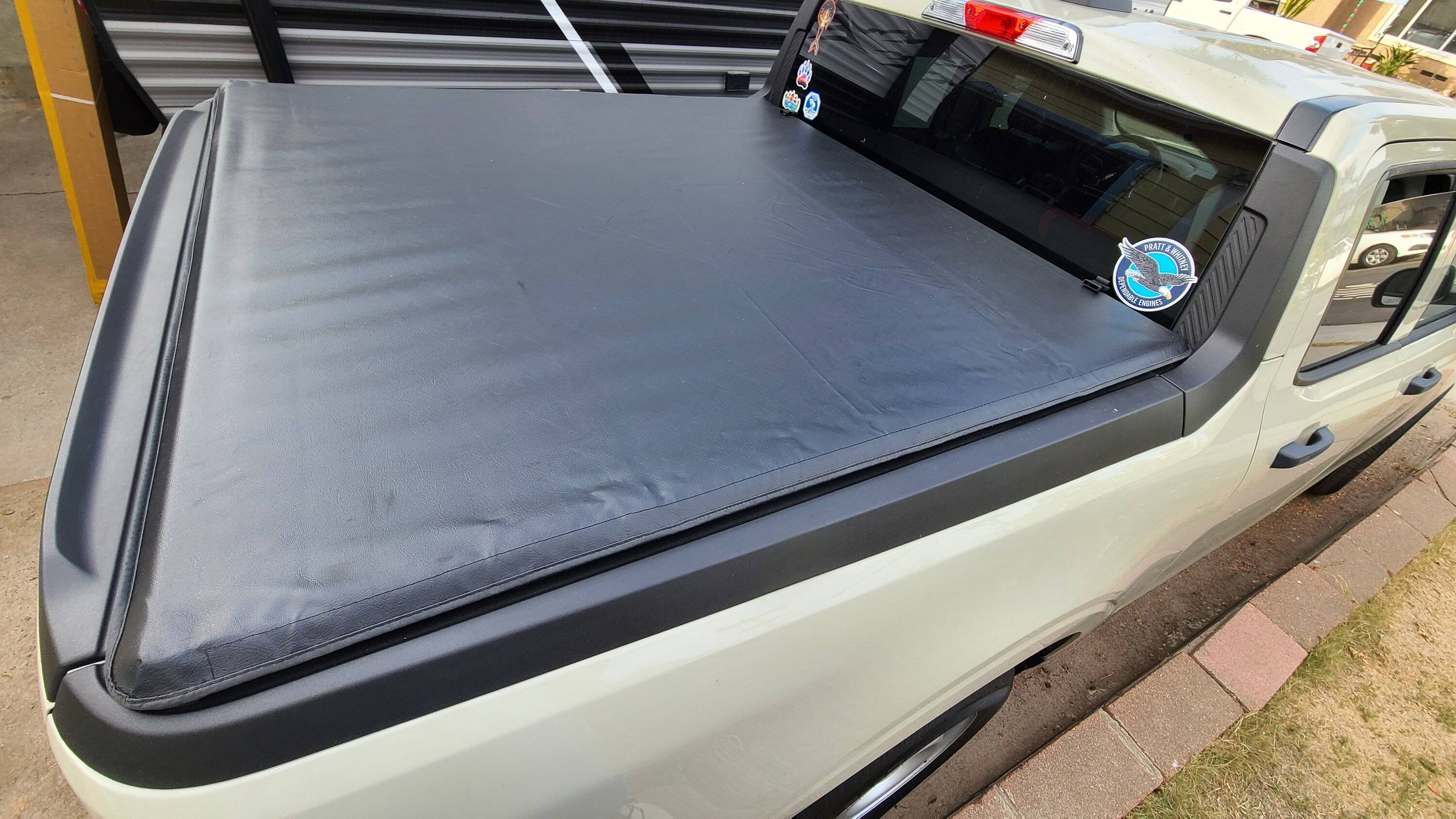 Ford Maverick Tonneau cover & tailgate mat insalled on my 2025 Xl 20250103_153130