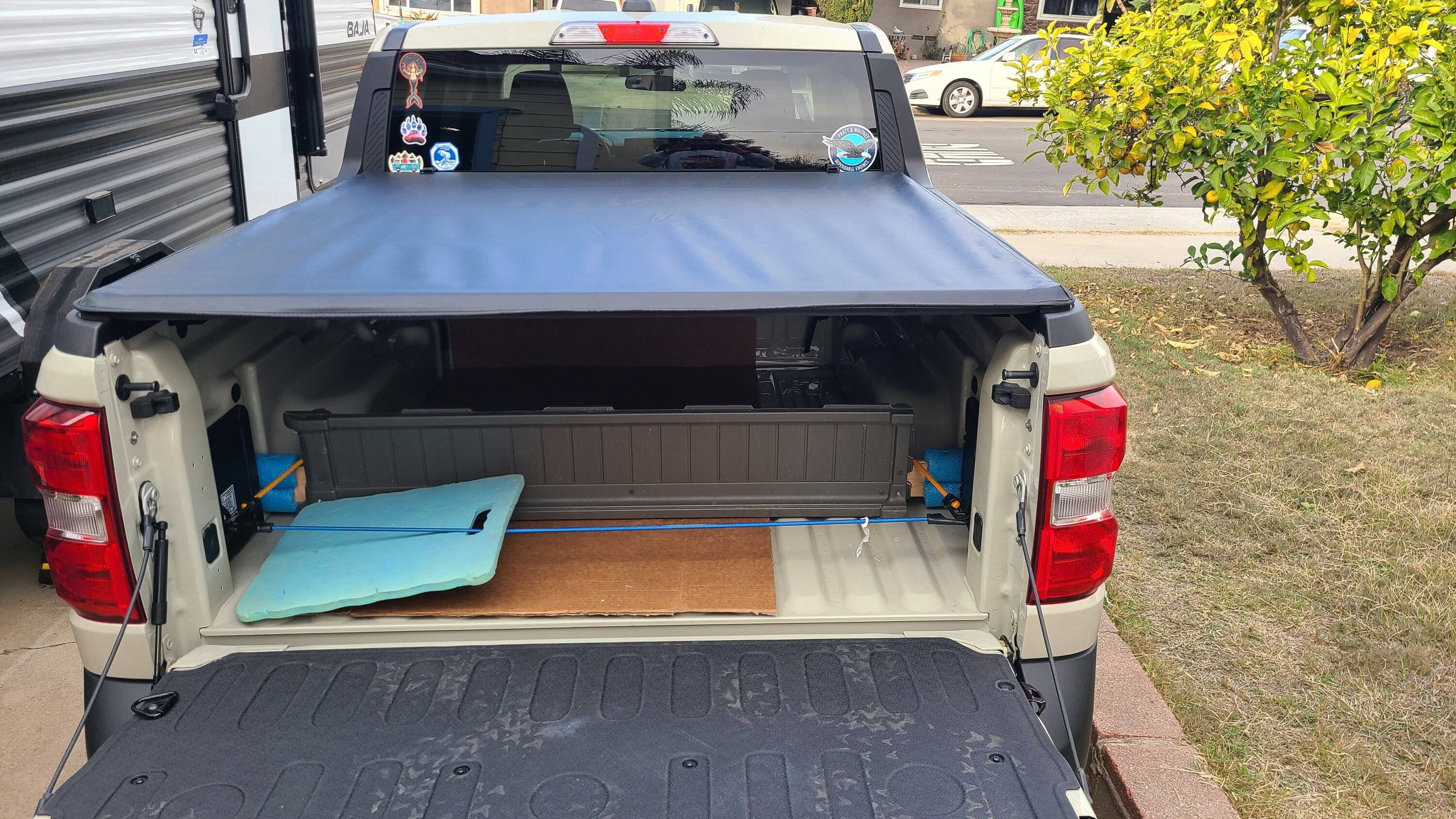 Ford Maverick Tonneau cover & tailgate mat insalled on my 2025 Xl 20250103_152738