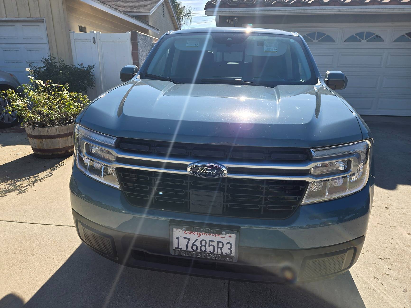 Ford Maverick 2022 Lariat Area 51 vs. 2025 Lariat Azure Grey 20241128_115310