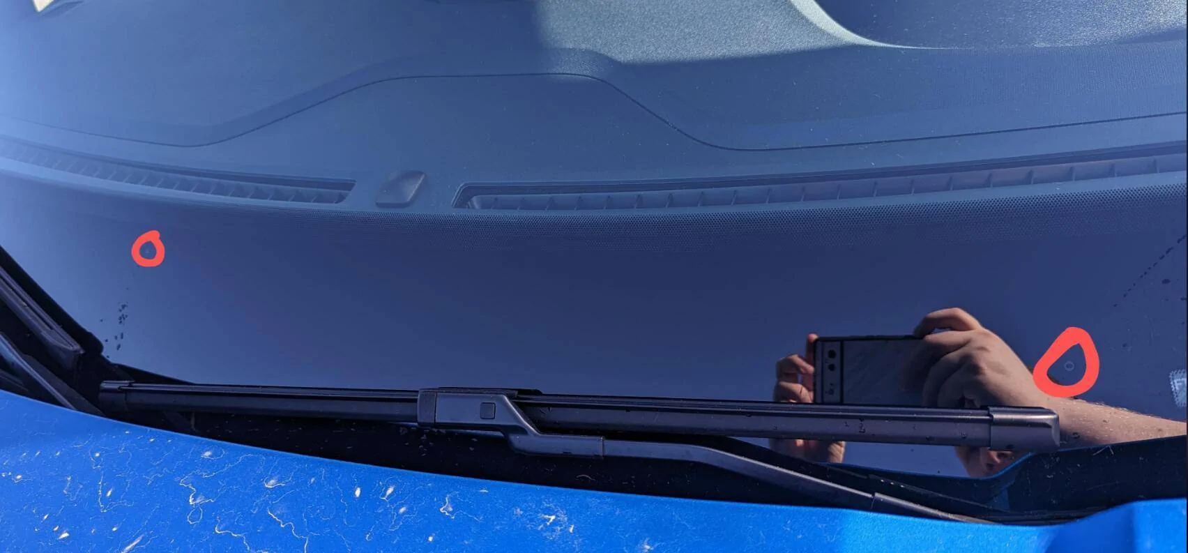 Ford Maverick Left Windshield wiper limited cleaning range 1736724750139-x2