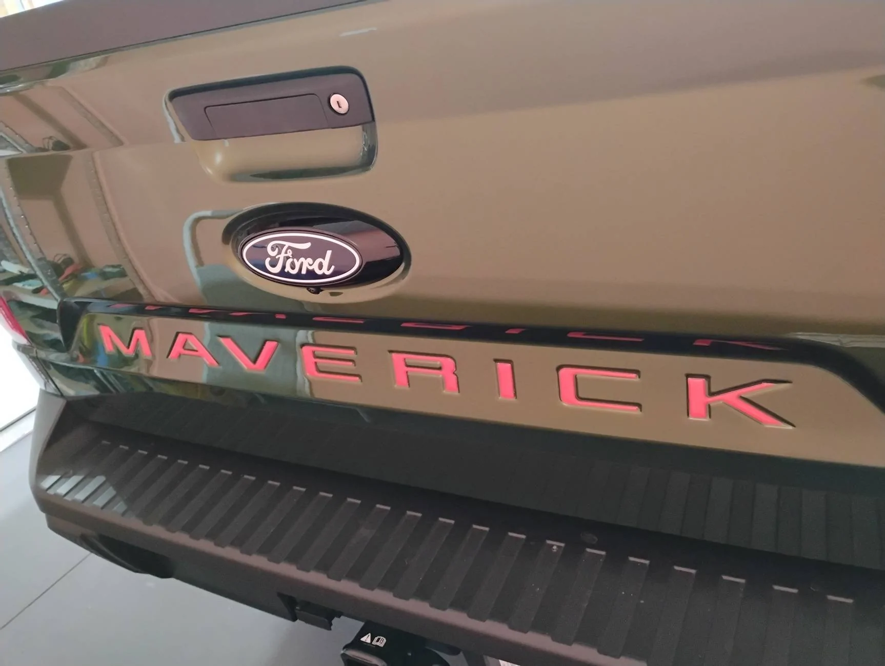Ford Maverick Eruption Green 2025 Maverick XLT w/ BAP (Black Appearance Package) mavletters