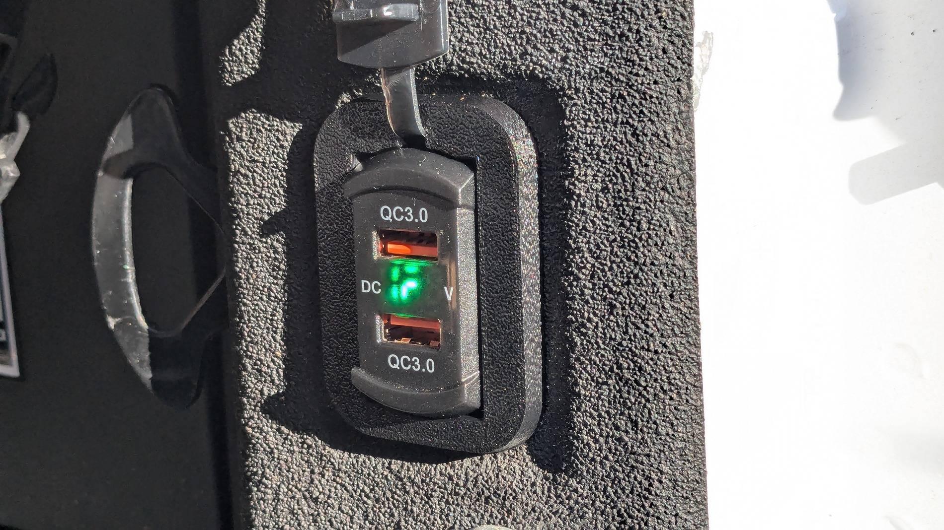 Ford Maverick Plug-N-Play USB Chargers for Flexbed (w/ photos) PXL_20241219_211438900