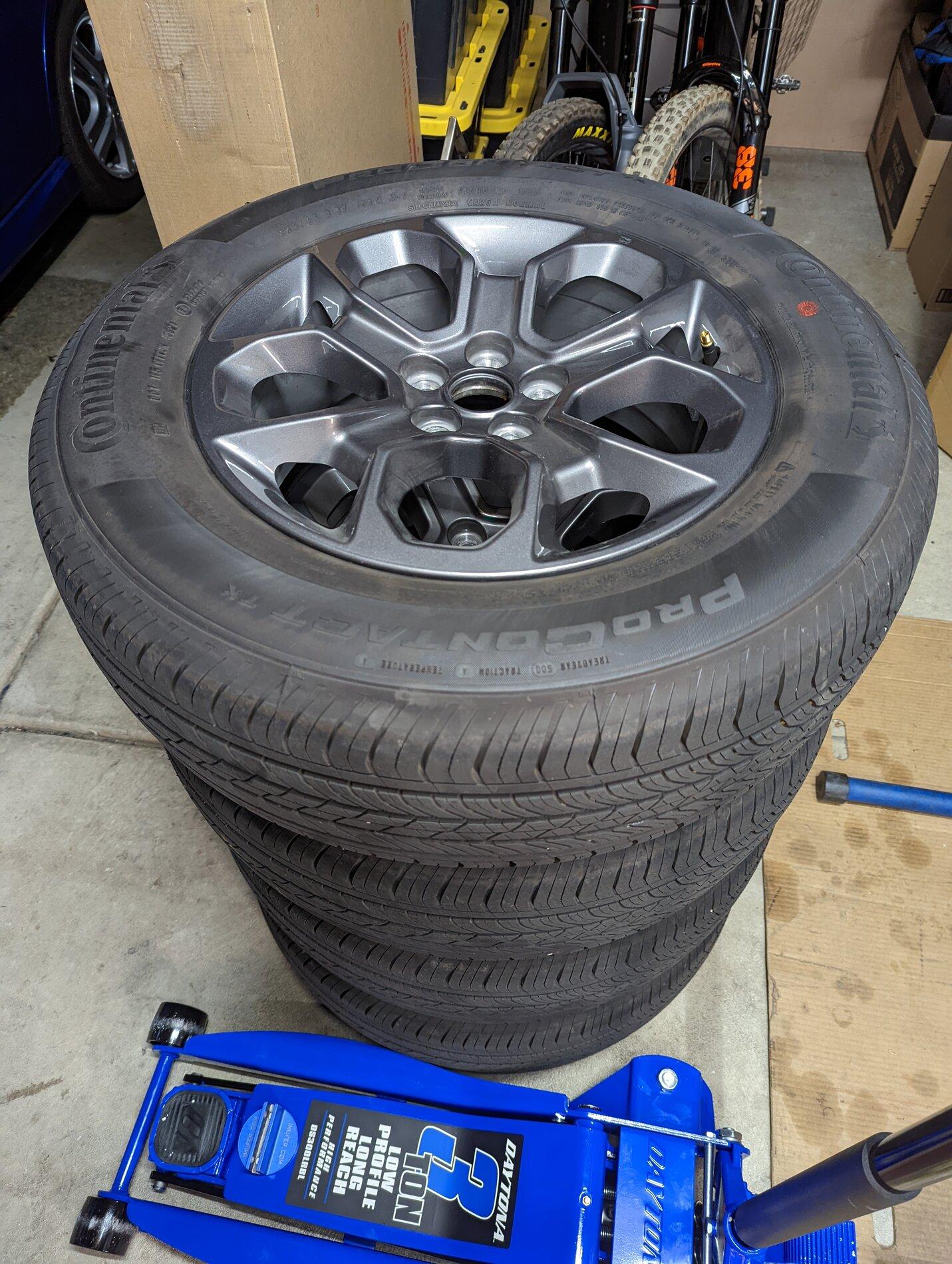 Ford Maverick New XLT wheels and tires 400 miles no TPMS PXL_20211112_181640130