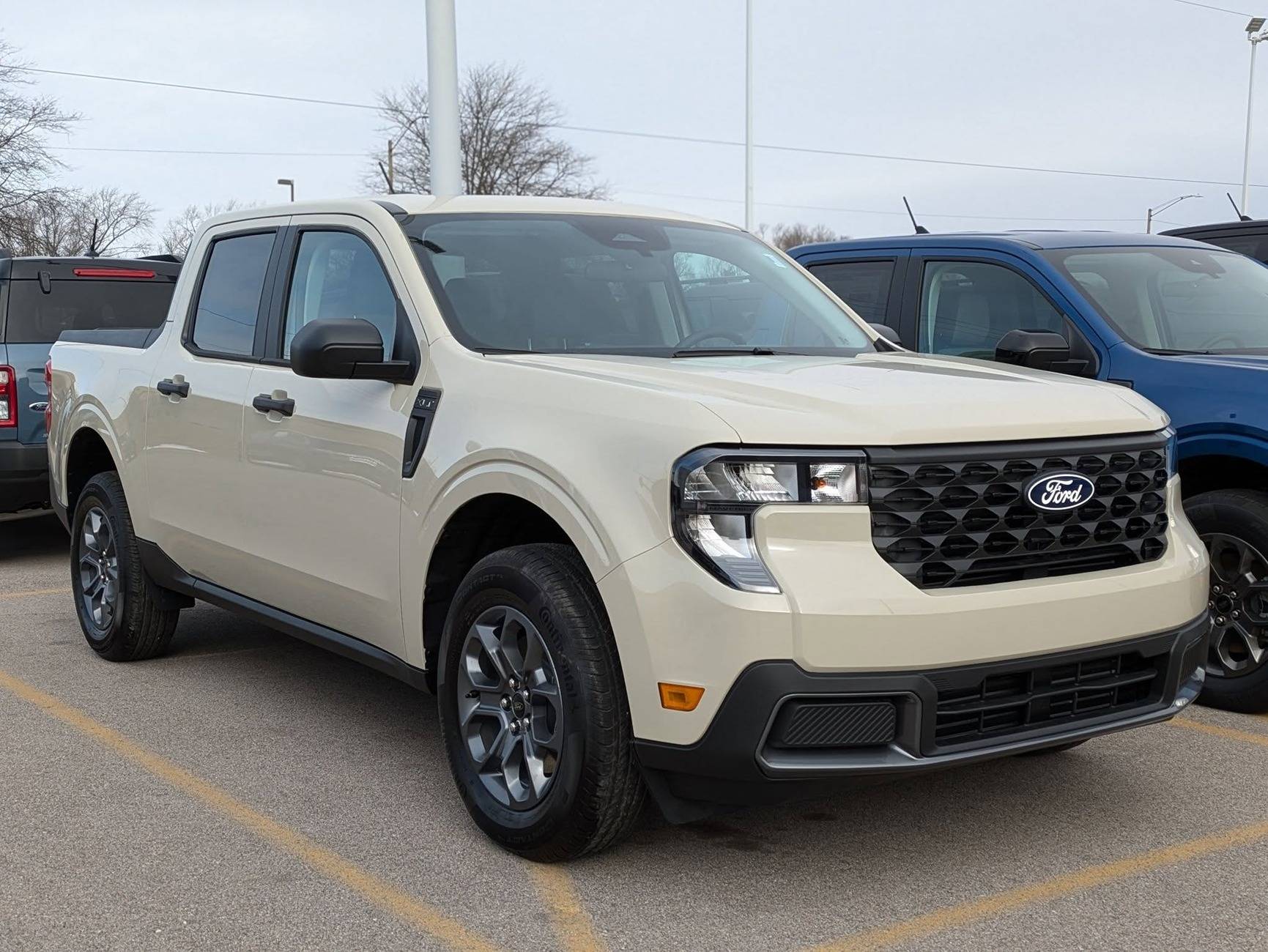 Ford Maverick DESERT SAND Maverick Photos Thread Desert Sand 2025 Maverick XLT