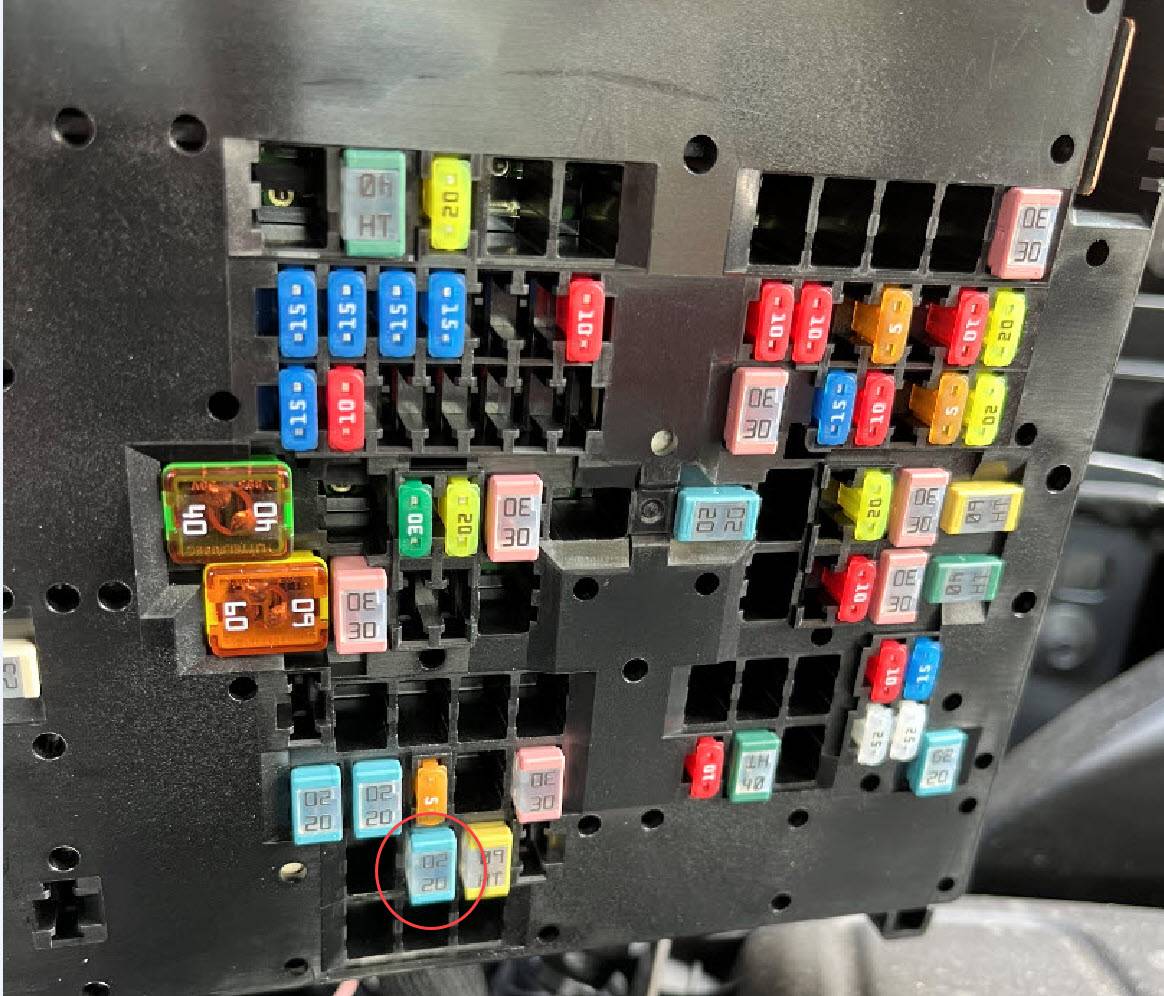 Ford Maverick Bed 12V fuse location BJB - F34 20A - Bed Point Point