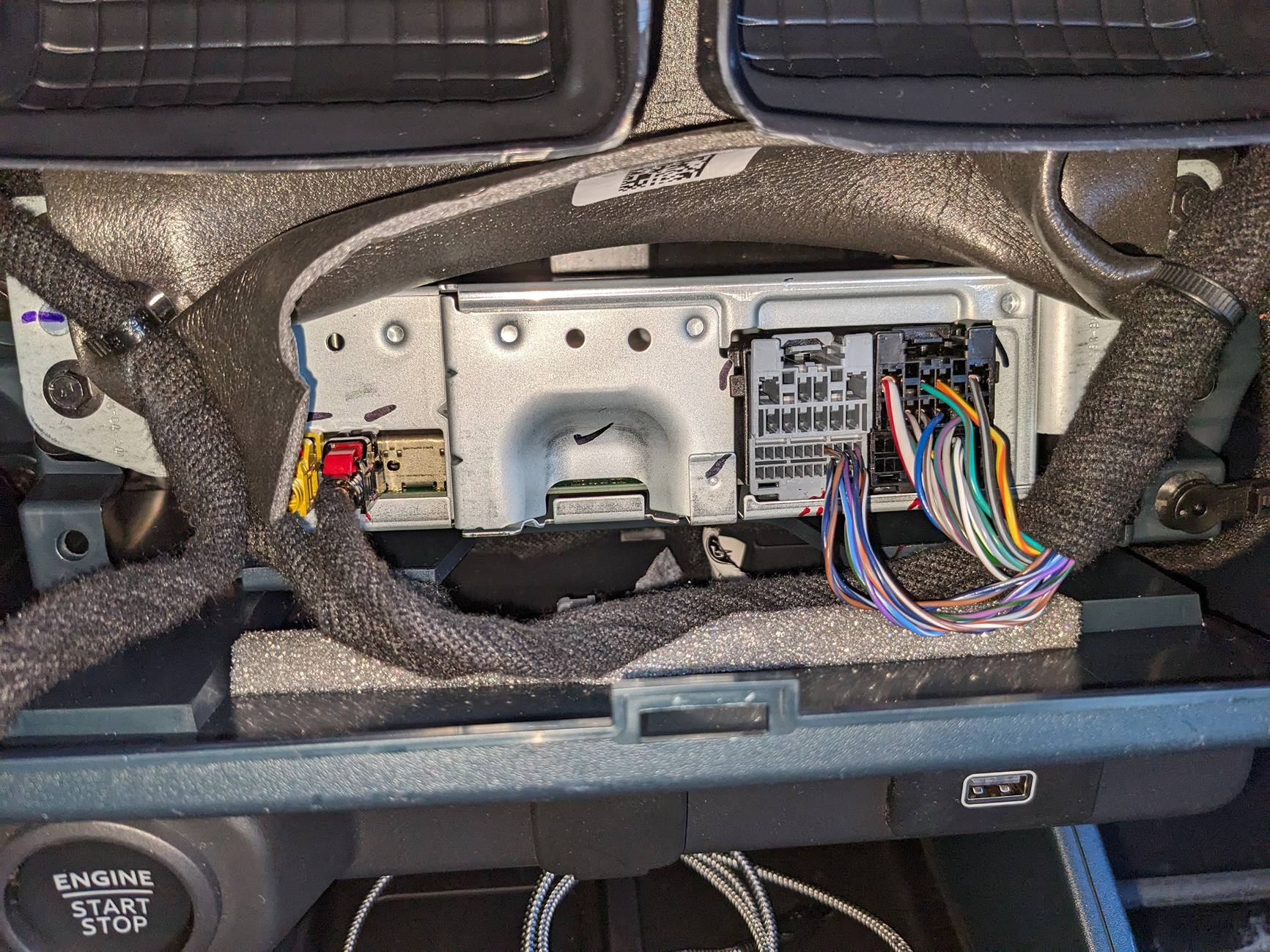 Ford Maverick 2025 Hybrid XLT 12v accessory wire at the stereo head unit PXL_20250125_191059254