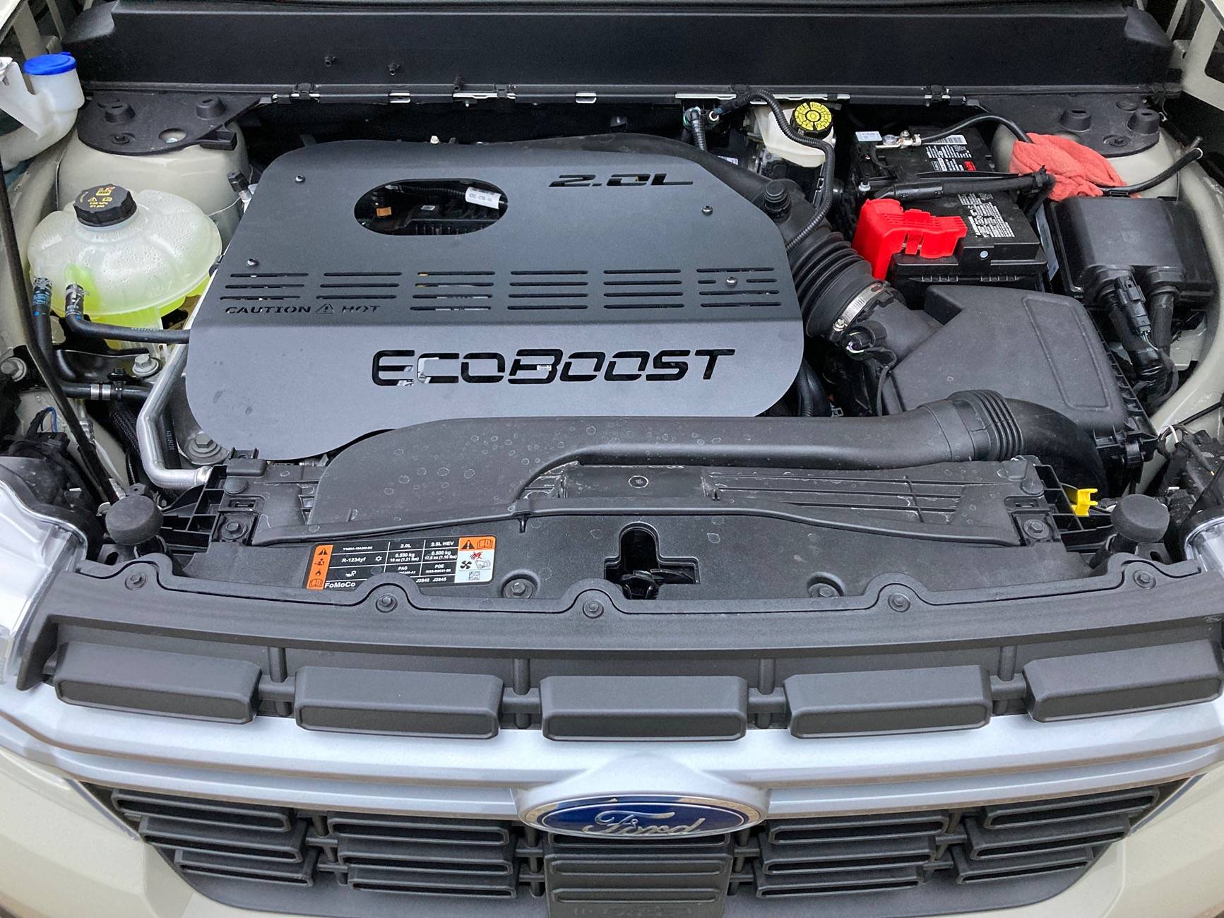 Ford Maverick Cover on top of engine missing? IMG_6184
