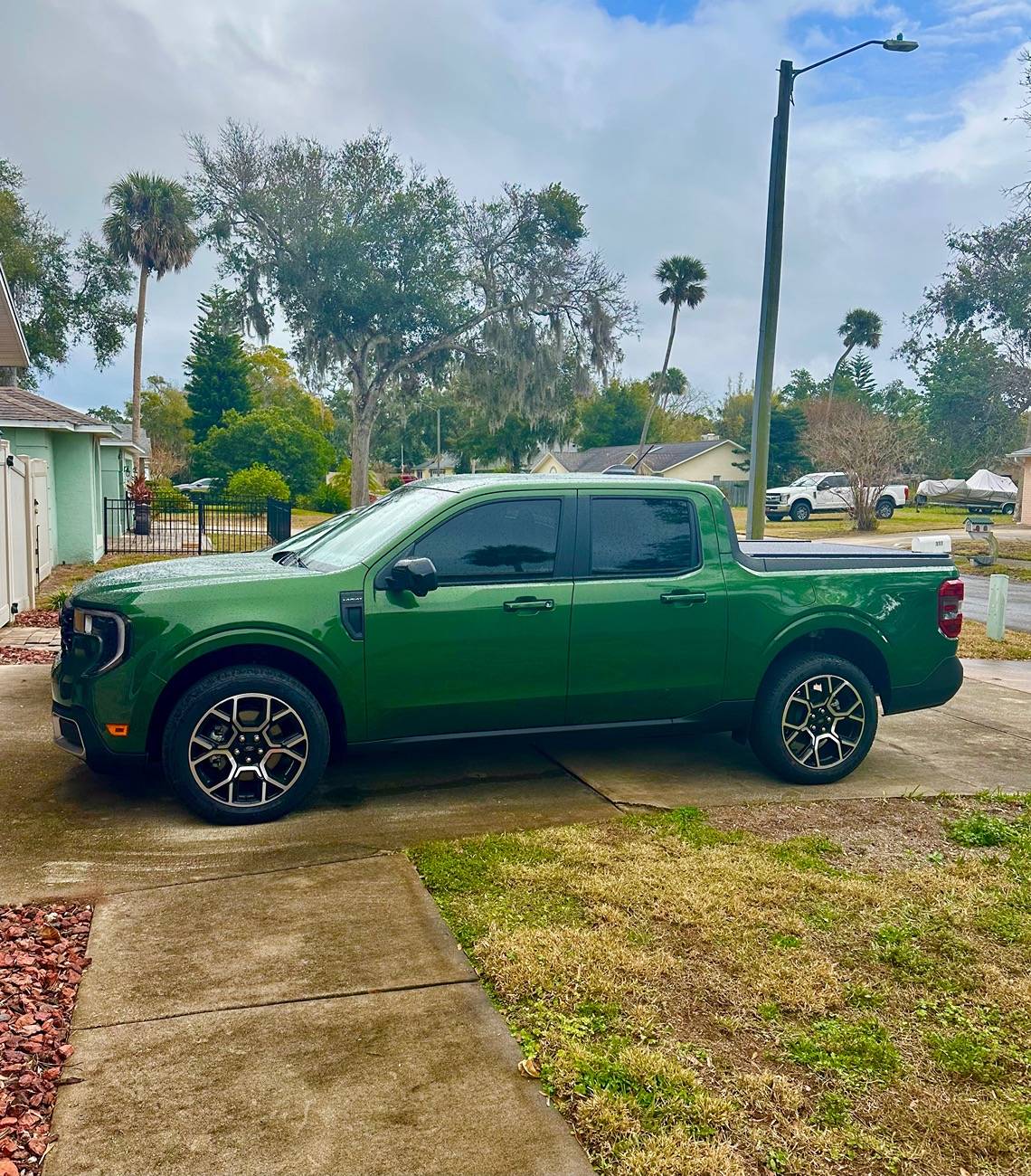Ford Maverick Hard Tonneau Cover and Elevate Rack for 2025 IMG_4321