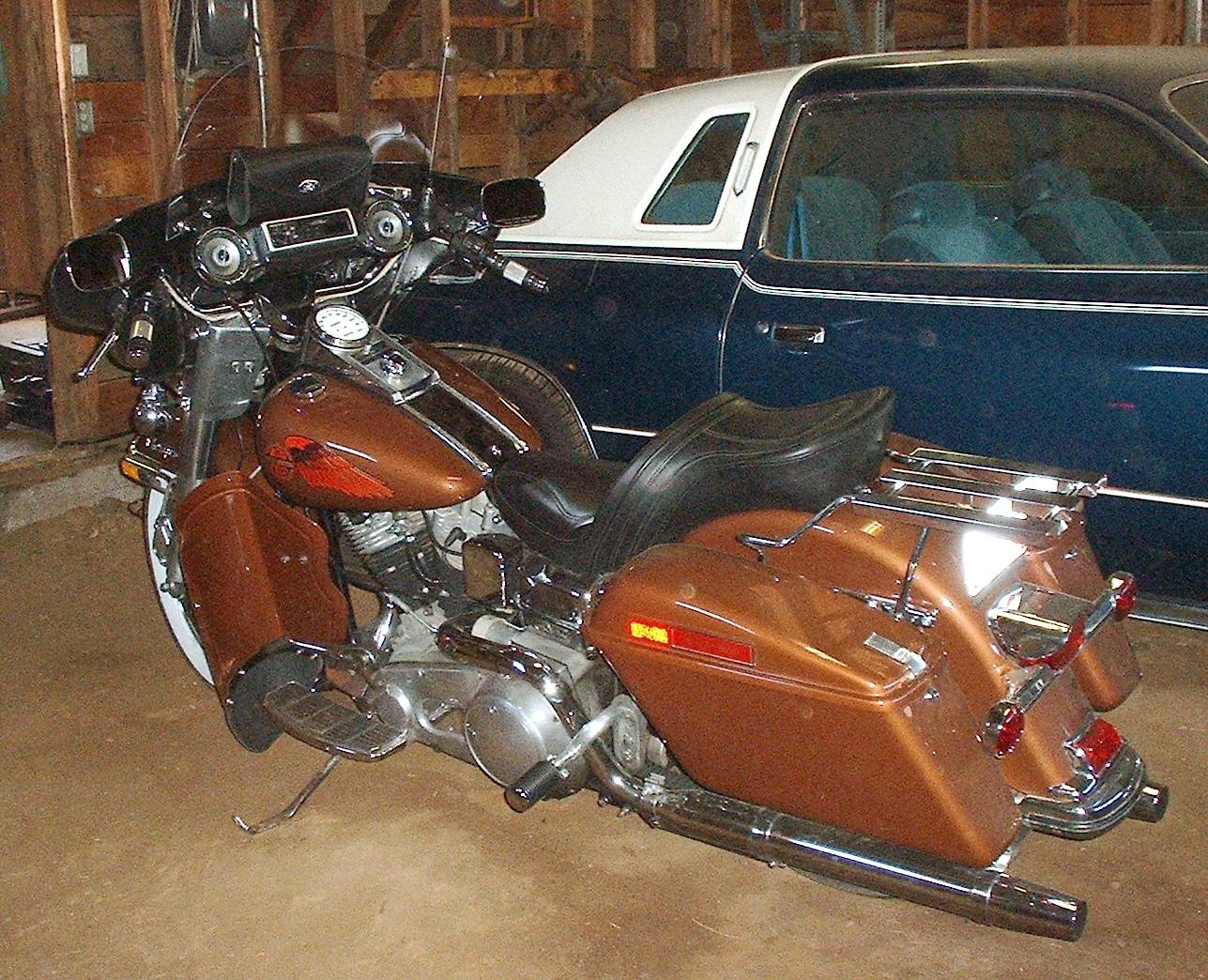 Ford Maverick Motorcycle riders, let’s see your ride. flh radio 004.JPG
