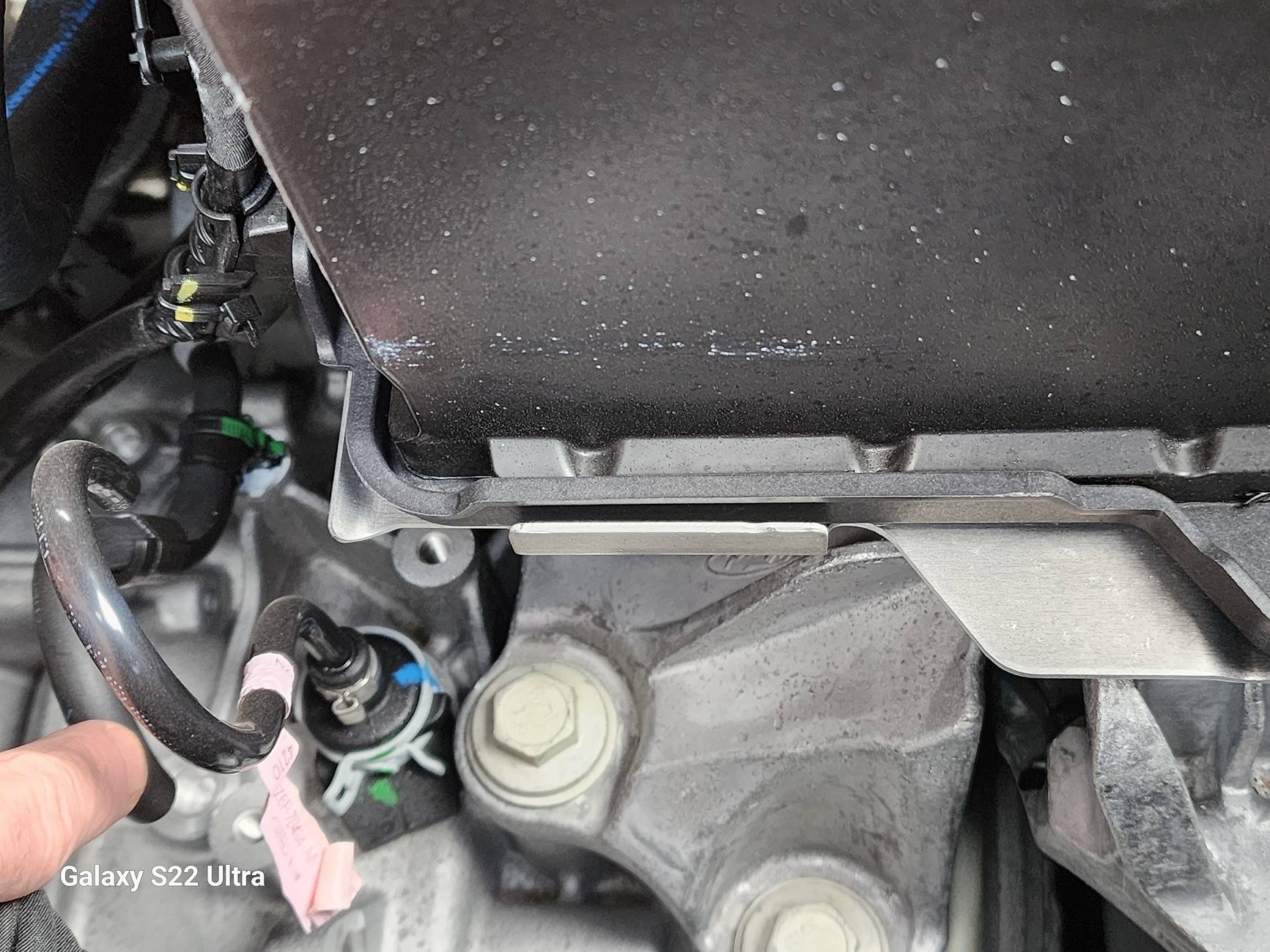 Ford Maverick Weird looking engine space (2.0L) 1000010039