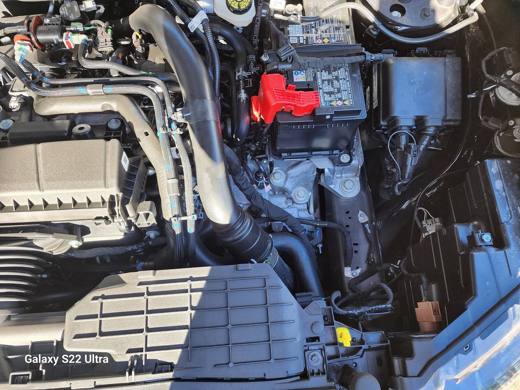 Ford Maverick Weird looking engine space (2.0L) 1000010048