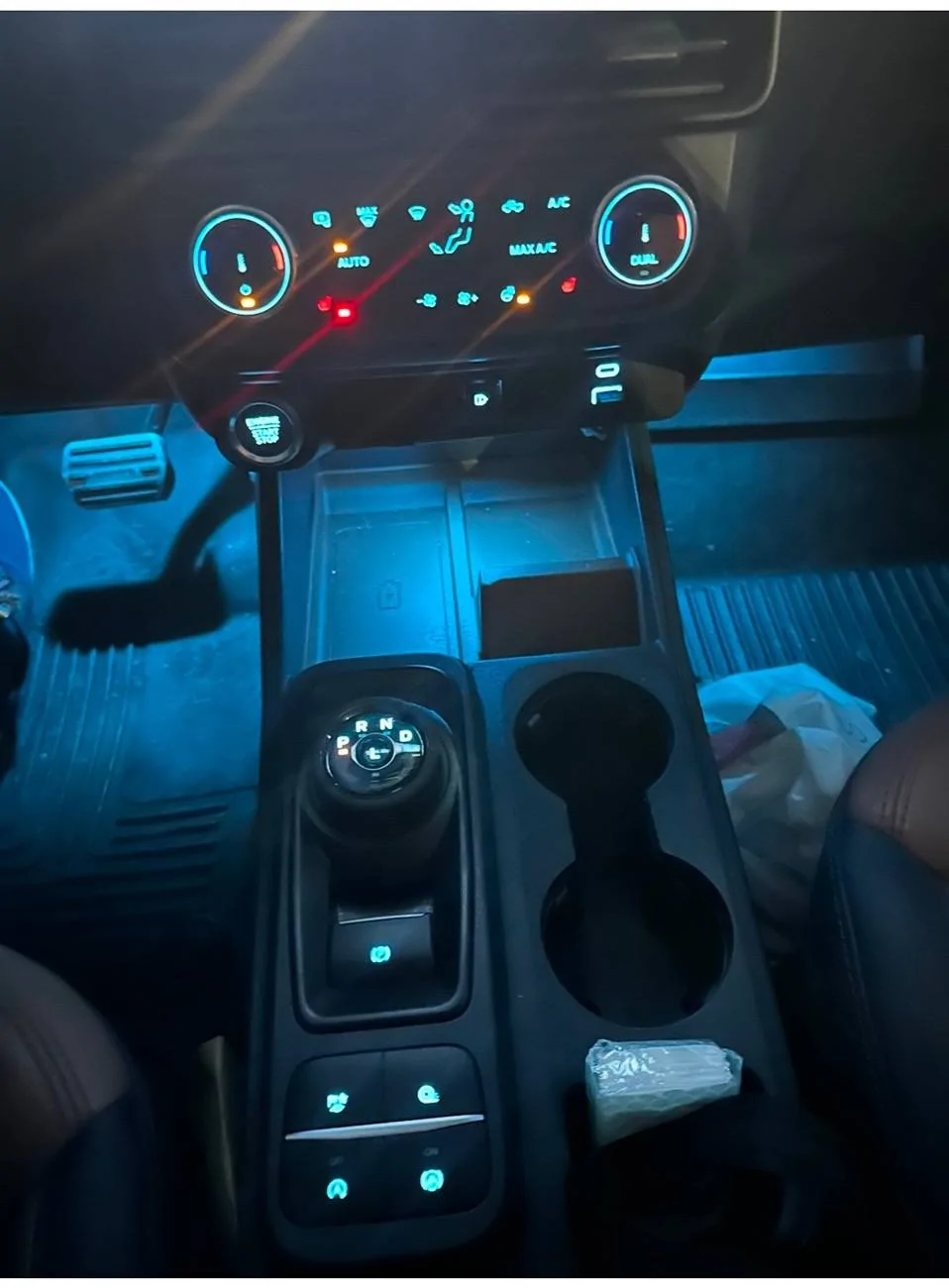 Ford Maverick USB Hub - Ambient Lighting IMG_2187