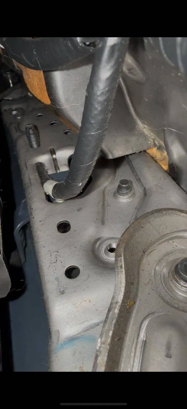 Ford Maverick Driver seat squeaking noise IMG_2265