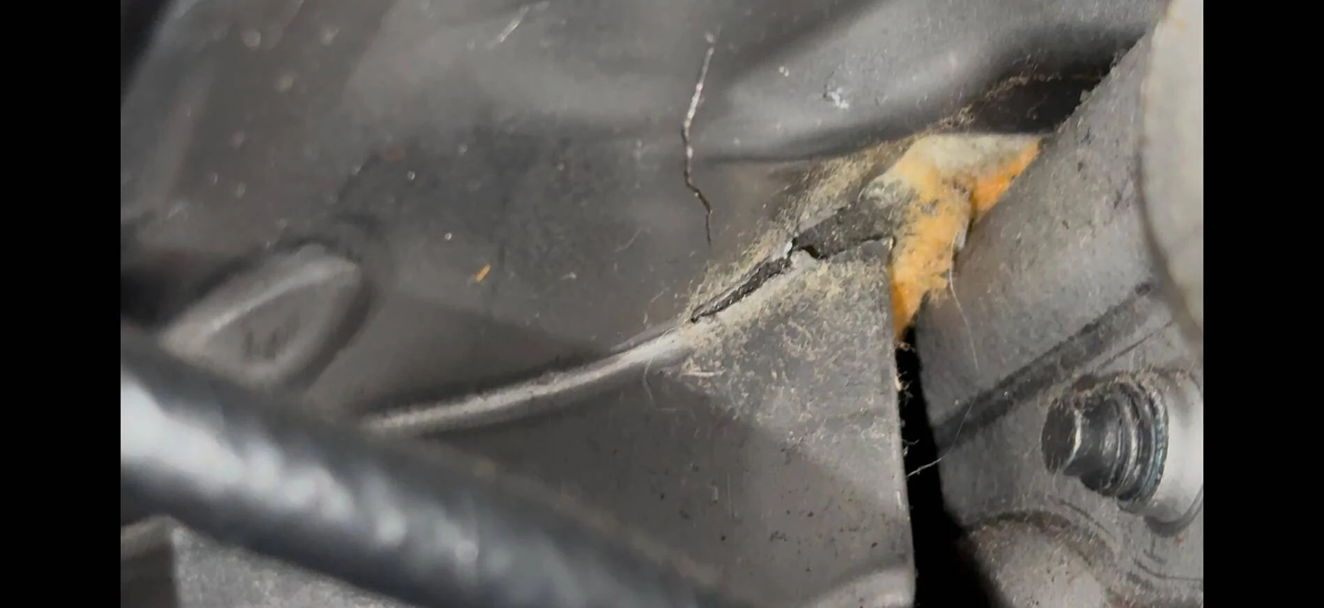 Ford Maverick Driver seat squeaking noise IMG_2267