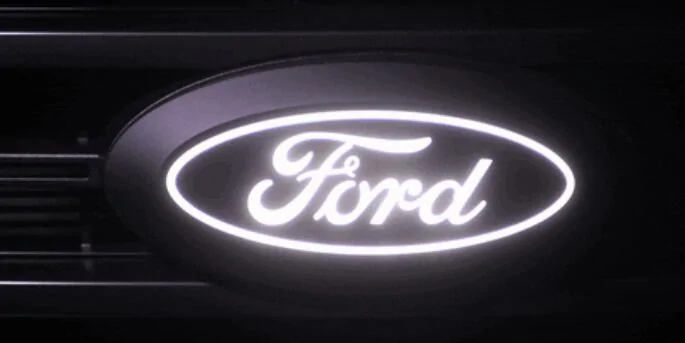 Ford Maverick Light-up Ford logo on grill question 1739464325360-eq