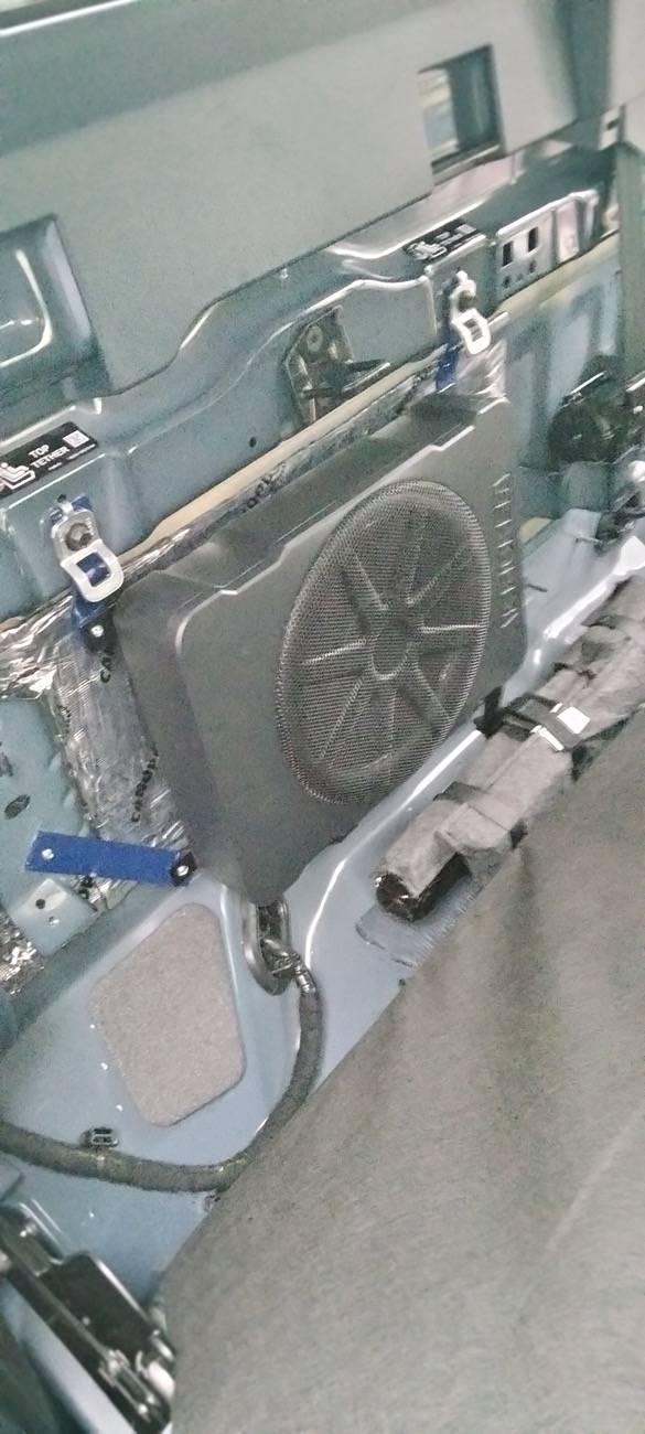 Ford Maverick Installing two kicker HS518 compact powered subs in XLT 1000001169