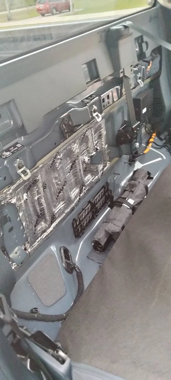 Ford Maverick Installing two kicker HS518 compact powered subs in XLT 1000001167