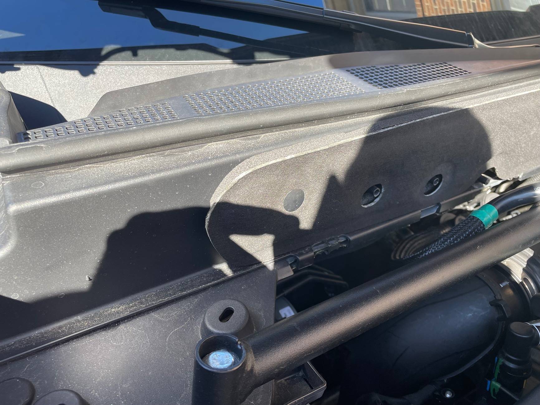 Ford Maverick Engine cover IMG_3480