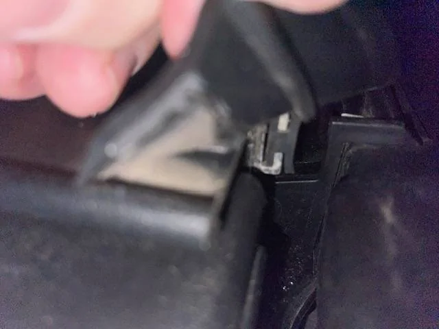 Ford Maverick Is this bed cover installed correctly? Maverick012
