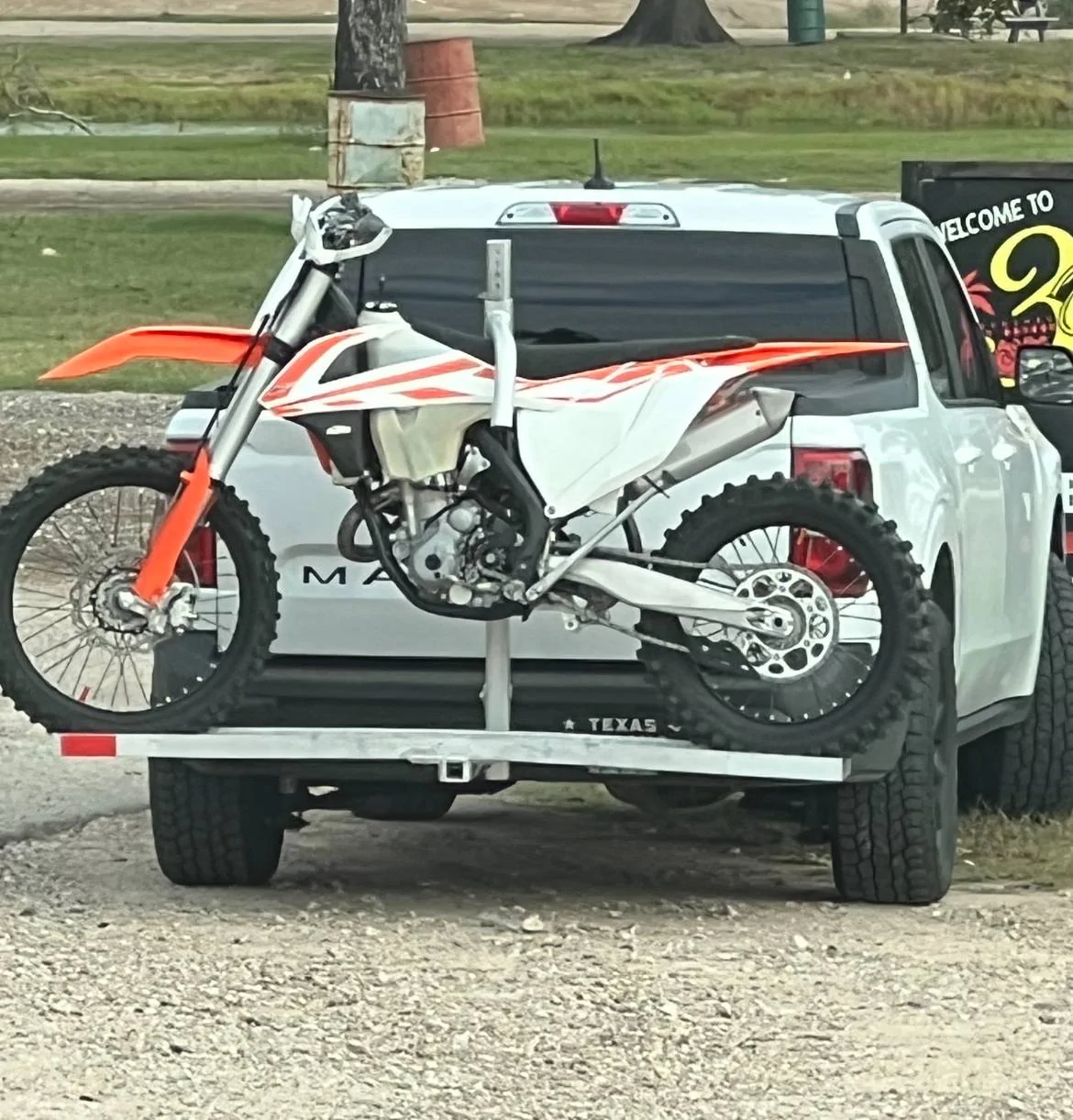 Ford Maverick Dirtbike hauler IMG_1219