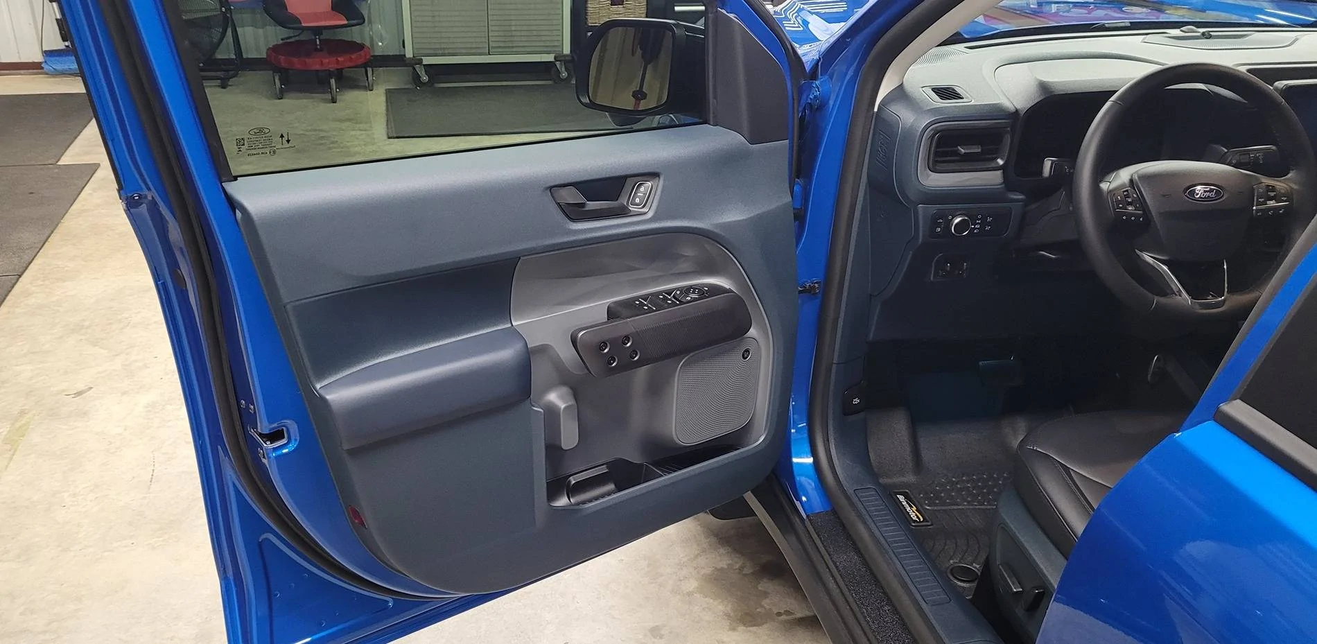 Ford Maverick 2025 Velocity Blue Hybrid Lariat 4k BAP 20250221_175509