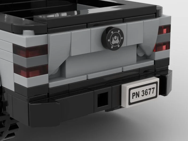Maverick Different Tailgate_Fang Zoom.jpg