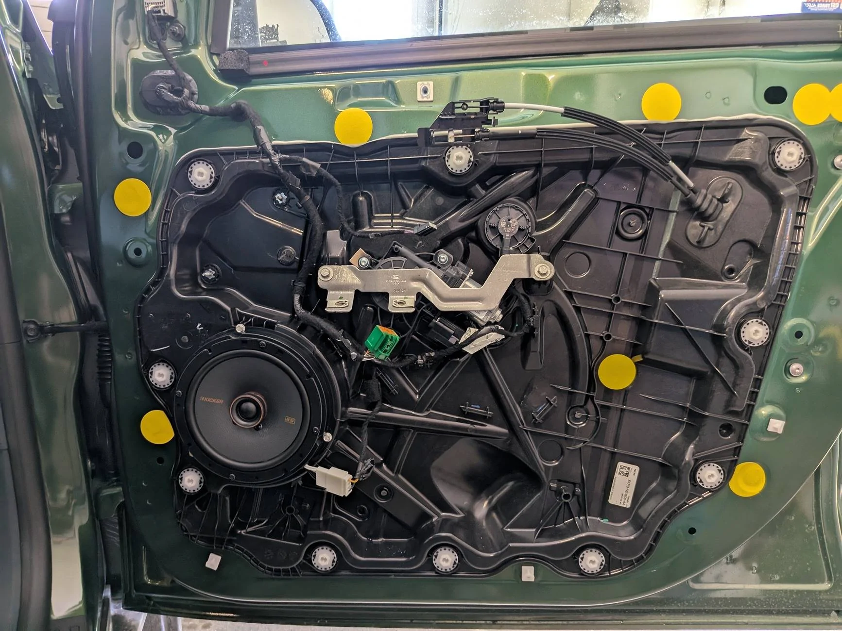 Ford Maverick 2025 XLT Speaker Swap - KICKER Front Door & Rear Pillar Upgrade PXL_20250223_151613613.MP