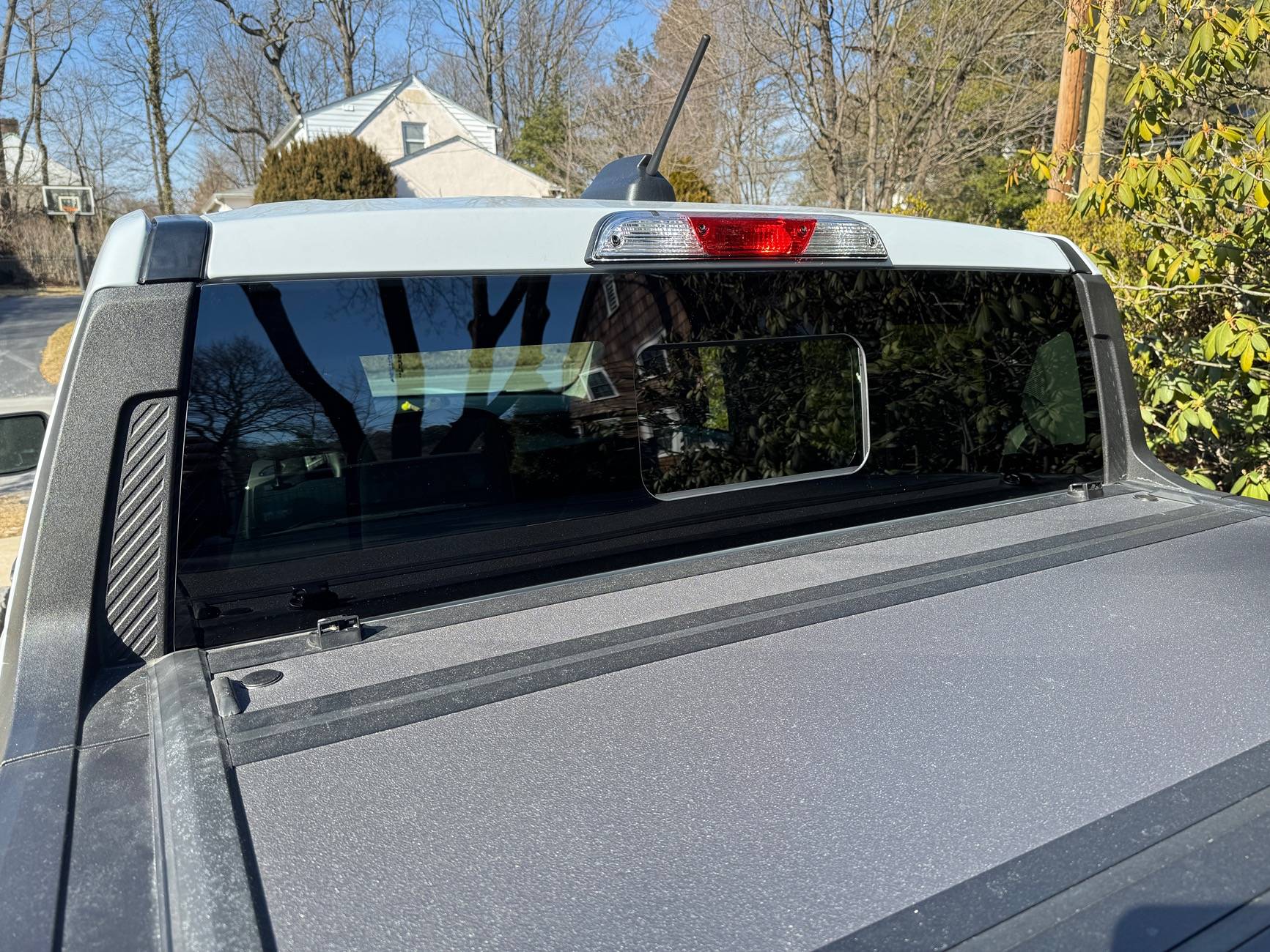 Ford Maverick Installing Pre-2025 Manual Rear Sliding Window on 2025 Maverick? IMG_4333